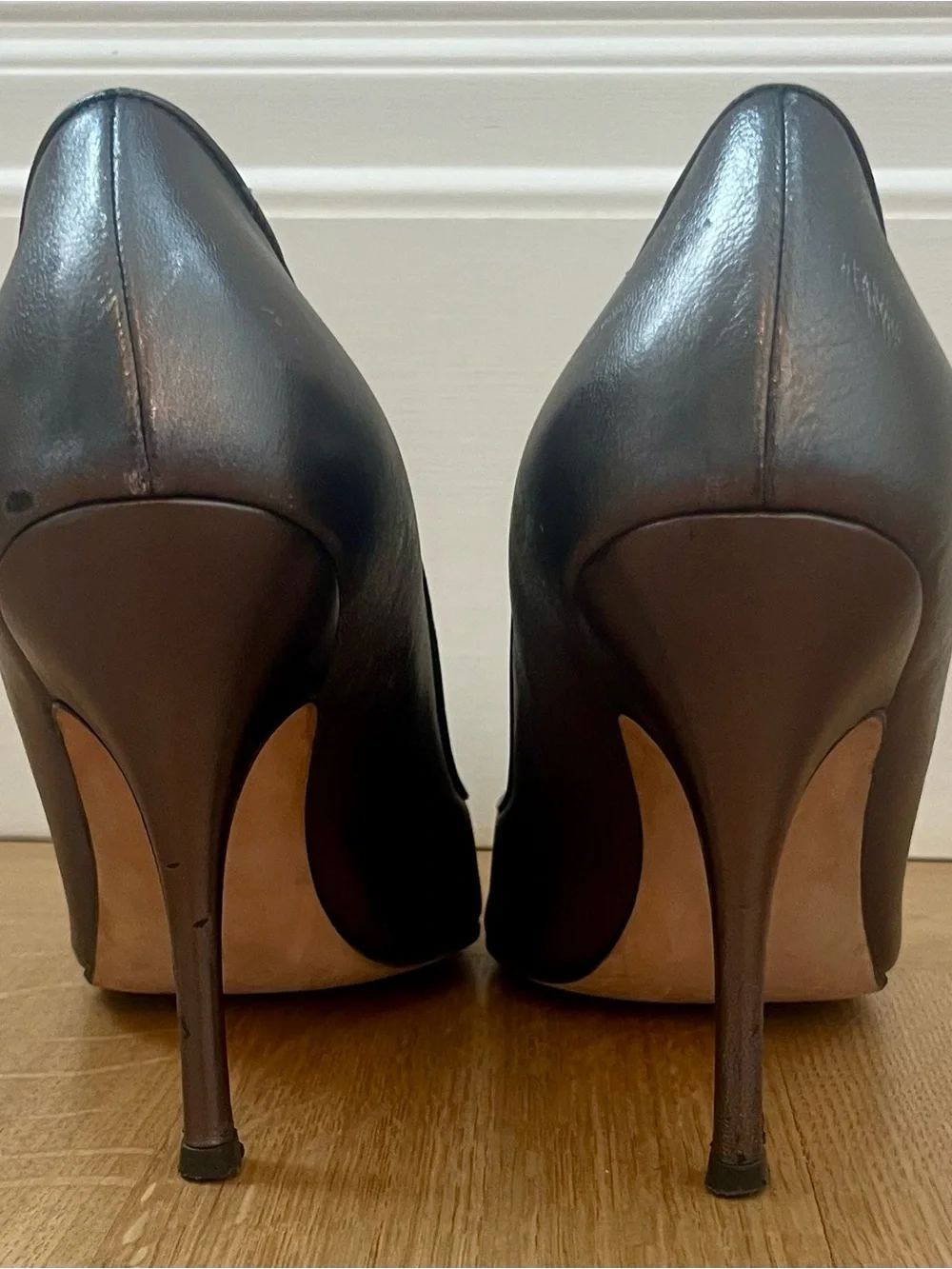Manolo Blahnik Metallic Gray Pointed-Toe Stiletto Heels Size US 6.5/EU 36.5